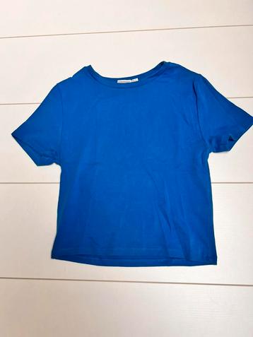 Koningsblauw crop shirtje van stradivarius 