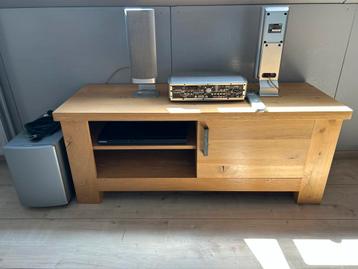 Stereo/TV Meubel - Alleen Meubel Verkocht beschikbaar voor biedingen