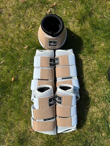 Mrs Ros beenbeschermers set full beschikbaar voor biedingen