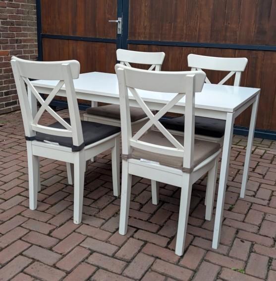 4 degelijke Ikea stoelen met kussens incl tafel zgan, Huis en Inrichting, Stoelen, Zo goed als nieuw, Vier, Wit, Ophalen