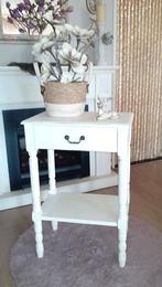 Hoge Brocante bijzettafel (Exclusief accessoires), Ophalen