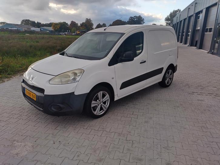Peugeot partner 1.6HDi 2012 apk28 juli 2026 druklager kapot., Auto diversen, Schadeauto's, Peugeot, Handgeschakeld, Diesel, Overige carrosserieën