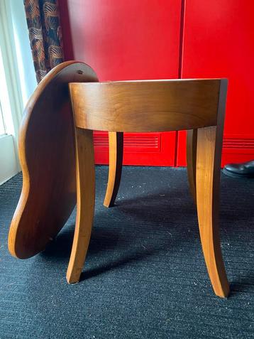Antieke Bidet met houten ombouw beschikbaar voor biedingen