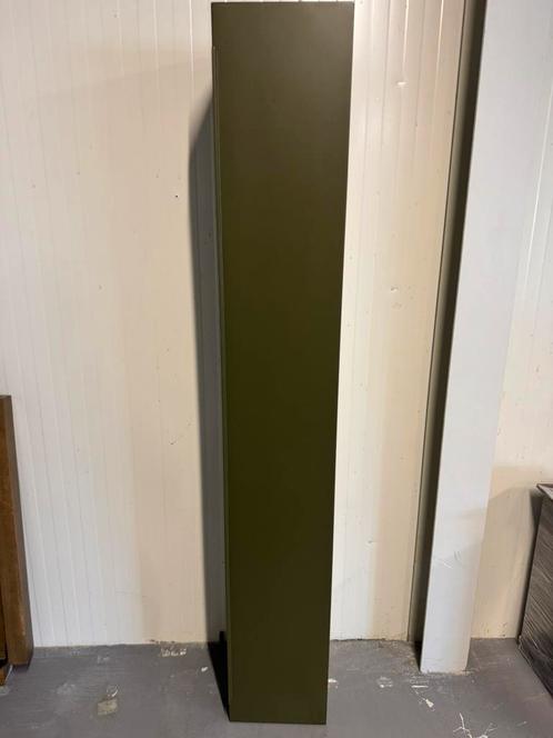 Nieuwstaat Cappellini hangkast | Cappellini hangkast, Huis en Inrichting, Kasten | Dressoirs, Zo goed als nieuw, Minder dan 50 cm