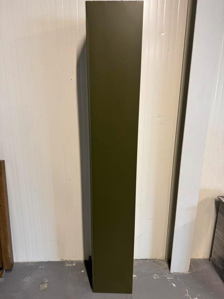 Nieuwstaat Cappellini hangkast | Cappellini hangkast, Huis en Inrichting, Kasten | Dressoirs, Zo goed als nieuw, Minder dan 50 cm