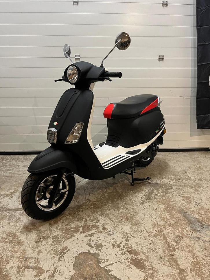 IVA Ibiza | snor scooter | zgan | 675 KM | inruil mogelijk, Fietsen en Brommers, Snorfietsen en Snorscooters, Zo goed als nieuw