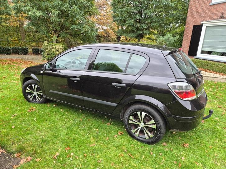 Opel Astra 1.4 16V 5D 2009 Zwart airco, Auto's, Opel, Bedrijf, Astra, ABS, Airbags, Airconditioning, Boordcomputer, Centrale vergrendeling