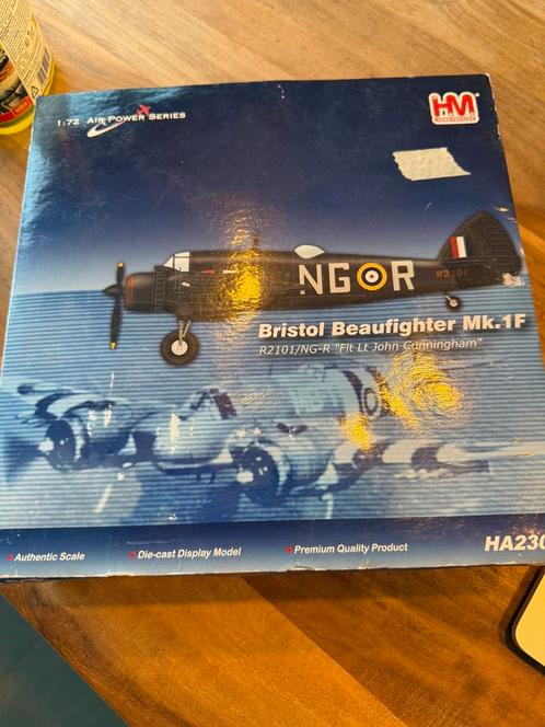 HobbyMaster 1:72 Diecast HA2302 Bristol Beaufighter Mk1F, Verzamelen, Luchtvaart en Vliegtuigspotten, Gebruikt, Schaalmodel, Ophalen of Verzenden