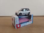 Burago.  FIAT 500L.  wit met zwart dak., Hobby en Vrije tijd, Modelauto's | 1:43, Ophalen of Verzenden, Zo goed als nieuw, Auto