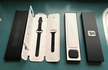 Apple Watch 7 Gps Nike Edition 44 mm beschikbaar voor biedingen