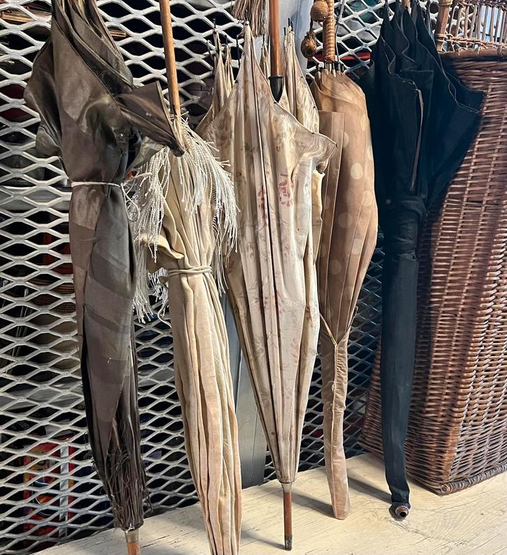 OUDE PARASOLS, Antiek en Kunst, Antiek | Kleding en Accessoires, Ophalen