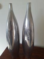 2 grote zilverkleurige vazen, Ophalen, Gebruikt, Overige kleuren, 50 tot 75 cm