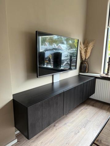 Tv meubel met tv beugel beschikbaar voor biedingen