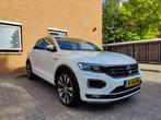 Volkswagen T-Roc 2019 | 2x R-Line | Panoramadak | Automaat |, Auto's, Volkswagen, 1498 cc, 4 cilinders, Leder en Stof, Wit
