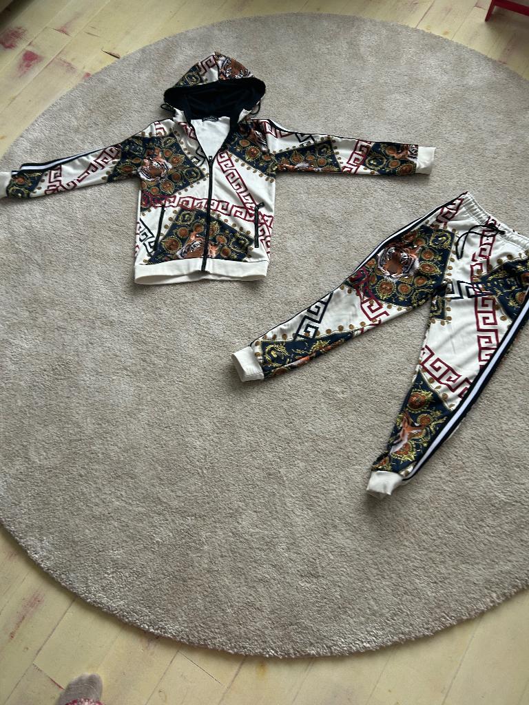 Trainingspak maat 158 - 164 van Boomings zgan, Ophalen of Verzenden, Zo goed als nieuw, Jongen of Meisje, Sport- of Zwemkleding
