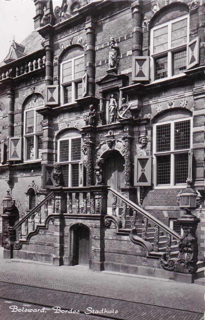 00872 Bolsward - Bordes Stadhuis - 1960, Verzamelen, Ansichtkaarten | Nederland, Ongelopen, Friesland, 1960 tot 1980, Verzenden