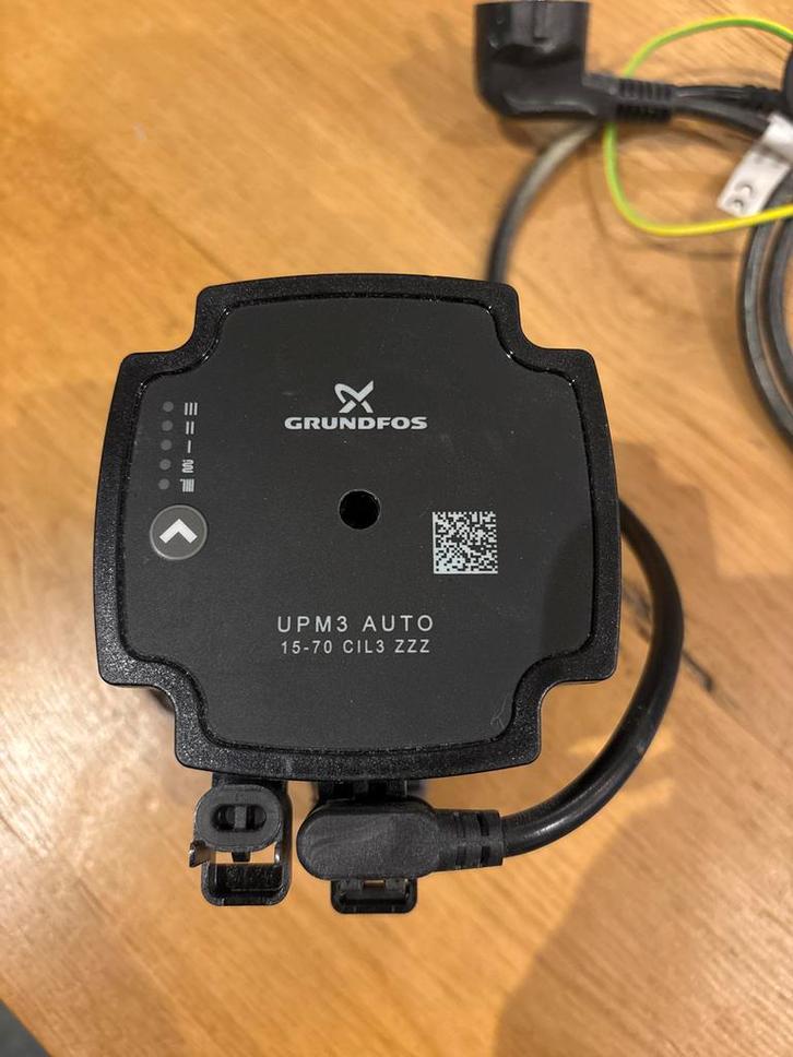 Nieuw. Grundfos UPM3 AUTO 15-70 CIL3 ZZZ Circulatiepomp, Doe-het-zelf en Verbouw, Verwarming en Radiatoren, Gebruikt, Cv-ketel of Combi-ketel