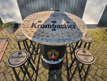 KROMBACHER statafel met groot houten blad beschikbaar voor biedingen