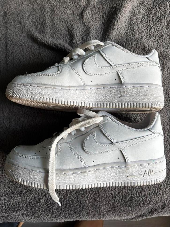 Nike Air Airforce 1 wit mt 36,5, Kinderen en Baby's, Kinderkleding | Schoenen en Sokken, Zo goed als nieuw, Sportschoenen, Jongen of Meisje