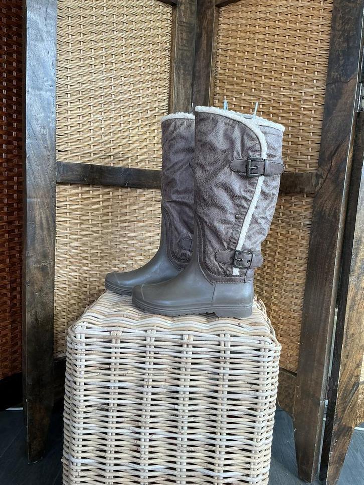 Regen laarzen met leuke details ,maat 38, Kleding | Dames, Schoenen, Zo goed als nieuw, Regenlaarzen, Overige kleuren, Ophalen of Verzenden