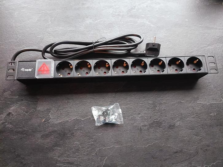 Stroomverdeler / Serverkast stekkerdoos, Computers en Software, Serverkasten, Gebruikt, Ophalen of Verzenden