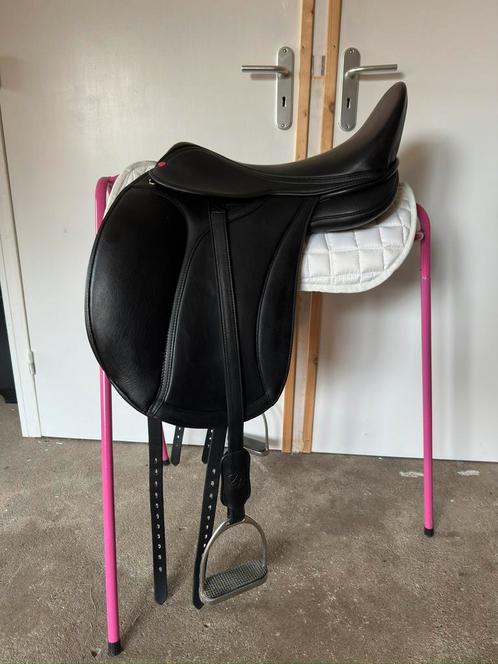 Edix tudor 18 inch met VELE extra's!, Dieren en Toebehoren, Paarden en Pony's | Zadels, Zo goed als nieuw, Dressuur, Ophalen of Verzenden