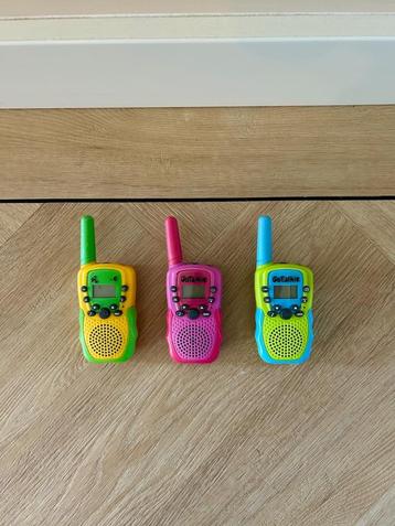 3 x felgekleurde walkie talkies van Go Talkie incl. batterij beschikbaar voor biedingen
