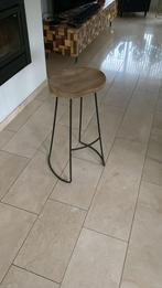 Twee mooie krukken 76cm hoog, Huis en Inrichting, 2 krukken, Ophalen, Zo goed als nieuw, 60 tot 90 cm