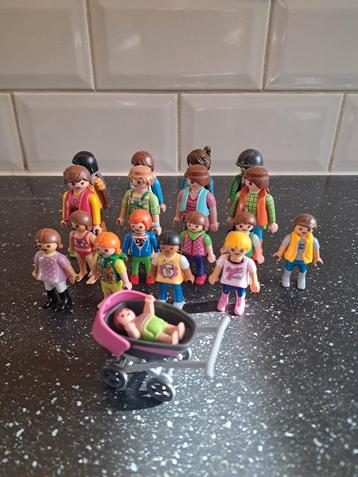 Grote partij Playmobil poppetjes beschikbaar voor biedingen