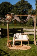 Te huur: Backdrop, ceremonie bankje, bijzettafel, lessenaar, Ophalen of Verzenden, Overige