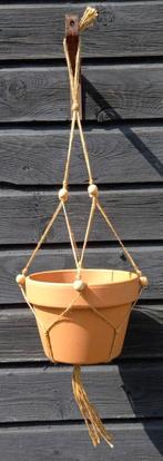 Handgemaakt plantenhanger met terracotta bloempot, Tuin en Terras, Bloembakken en Plantenbakken, Steen, Minder dan 30 cm, Minder dan 60 cm