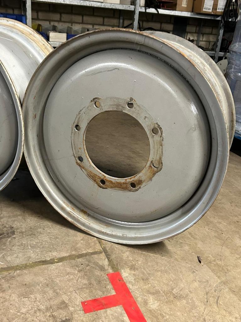 13x24 velg, Ophalen