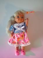 Barbie pop met jurkje en roze schoentjes, Kinderen en Baby's, Speelgoed | Poppen, Ophalen of Verzenden, Zo goed als nieuw, Barbie