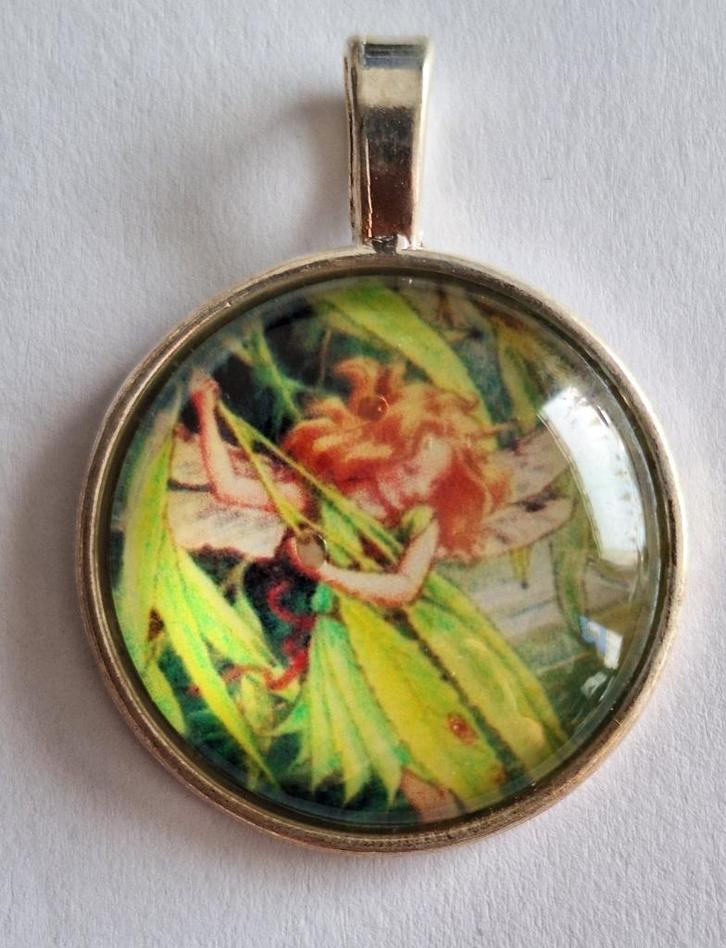 Elfje fee kettinghanger hanger, Sieraden, Tassen en Uiterlijk, Kettinghangers, Gebruikt, Overige materialen, Zilver, Overige voorstellingen