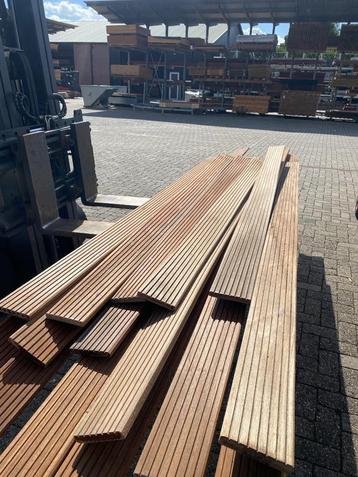 Hardhouten vlonderplank Bangkirai 2.1 x 14.5 B-keus beschikbaar voor biedingen