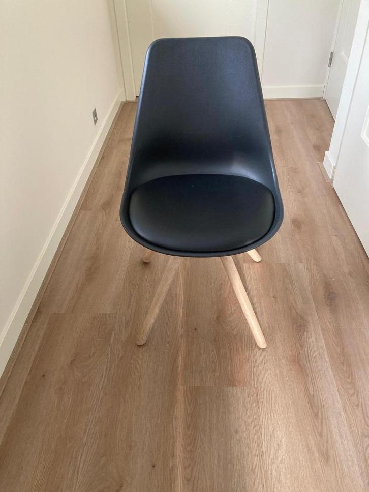 2 zwarte stoeltjes ( ongebruikt en in nieuwe staat), Huis en Inrichting, Stoelen, Gebruikt, Twee, Zwart, Ophalen