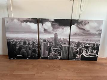 Canvas drieluik skyline New York - grijs beschikbaar voor biedingen