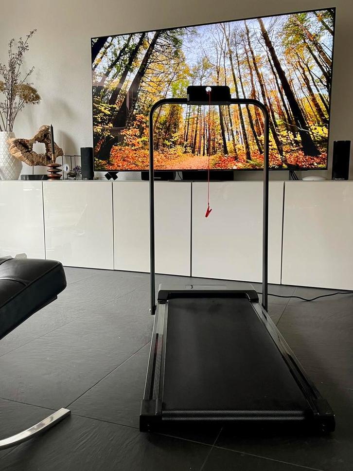Mooie zwarte loopband in nieuwstaat, Sport en Fitness, Fitnessapparatuur, Zo goed als nieuw, Loopband, Benen, Metaal, Ophalen