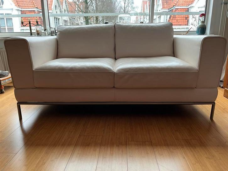 IKEA witte leren 2-zits bank, Huis en Inrichting, Banken | Bankstellen, Zo goed als nieuw, Rechte bank, Tweepersoons, 150 tot 200 cm