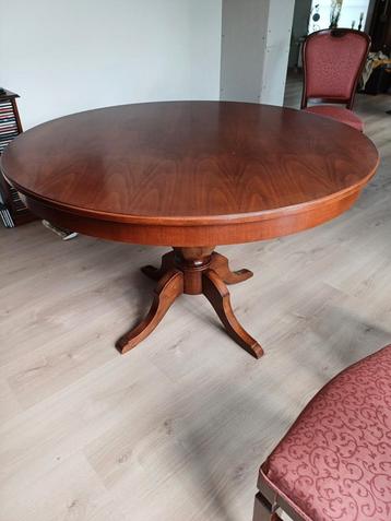mahoniehout biedermeier eettafel  beschikbaar voor biedingen