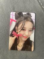 Yuna itzy official photocard, Ophalen of Verzenden, Zo goed als nieuw, Foto of Kaart
