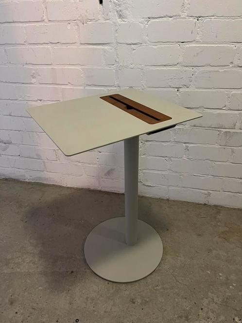Spell Nomad bijzetafelje ipad laptop, Huis en Inrichting, Tafels | Bijzettafels, Gebruikt, Vierkant, 60 cm of meer, Minder dan 55 cm