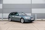BMW 5-Serie 525i Touring 2e eig/Pano/Sportstoel/Navi Prof, Auto's, BMW, Achterwielaandrijving, Zwart, 2000 kg, Blauw