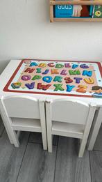 Tafel en twee stoeltjes, Kinderen en Baby's, Kinderkamer | Tafels en Stoelen, Ophalen, Zo goed als nieuw, Tafel(s) en Stoel(en)