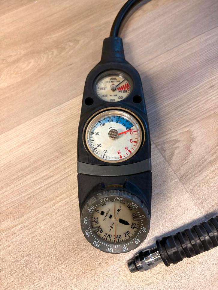Suunto Duikconsole - Manometer, Dieptemeter, Kompas, Watersport en Boten, Duiken, Gebruikt, Duikcomputer, Ophalen of Verzenden