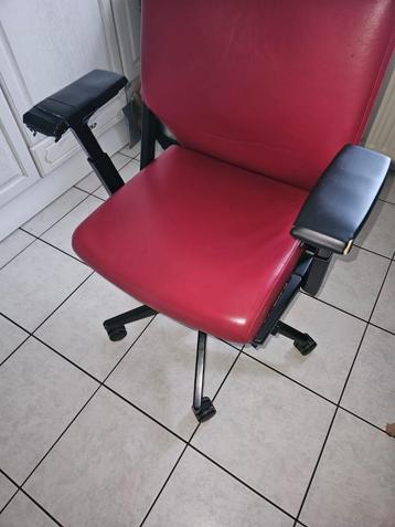 Comforto ergonomische buro stoel in rood leer