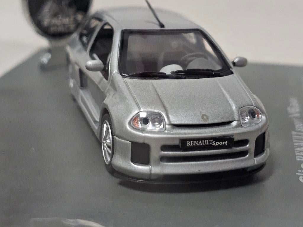 RENAULT CLIO SPORT V6 Millenium Uh Eagle 1/43 212405 EUR 69,95 - FR