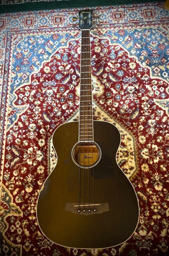 Ibanez akoestische basgitaar, Muziek en Instrumenten, Snaarinstrumenten | Gitaren | Bas, Gebruikt, Semi-akoestisch, Ophalen