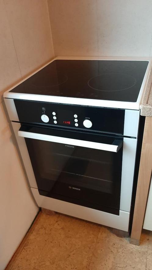 Bosch inductie Fornuis kookplaat oven HLN658020F wit, Witgoed en Apparatuur, Fornuizen, Gebruikt, Vrijstaand, Inductie, 4 kookzones