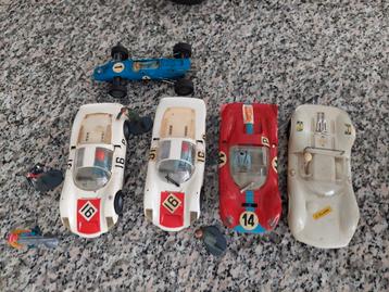 PARTIJTJE OUDE RACEAUTO'S INCL FIGUREN.  beschikbaar voor biedingen